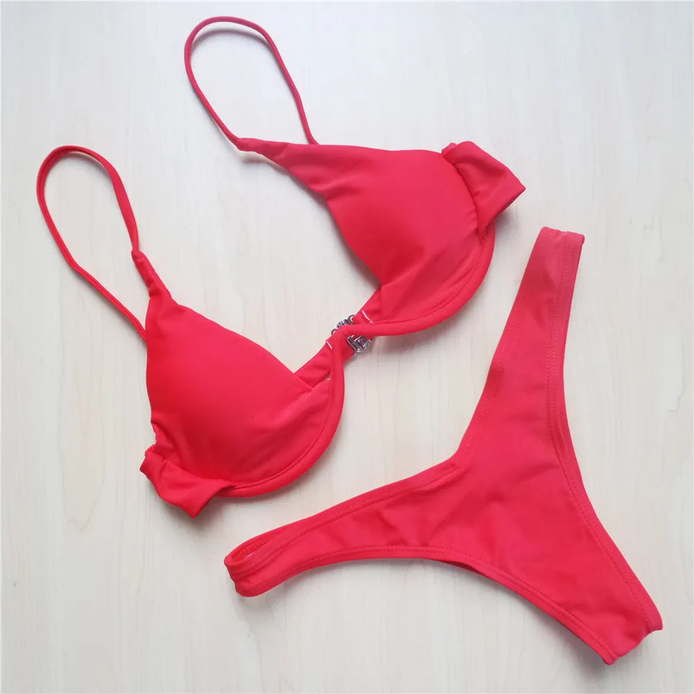 Bügel-Bikini-Set mit V-Bügel-Design für Halt und Stil, Größen S - XL, raffinierte zweiteilige Bademode, Material Nylon, Polyester, Elasthan, Patchwork, festes Muster, Bügelunterstützung, niedrige Taille, größengetreu, erhältlich in Grün mit Schlangendruck, Blau, Schwarz, Grau, Orange mit Schlangendruck, Blau mit Schlangendruck, Neongrün, Gelb mit Schlangendruck, Leopard, Rot, Weinrot, Rot mit Schlangendruck, Weiß mit Schlangendruck, Grün, Rosa mit Schlangendruck