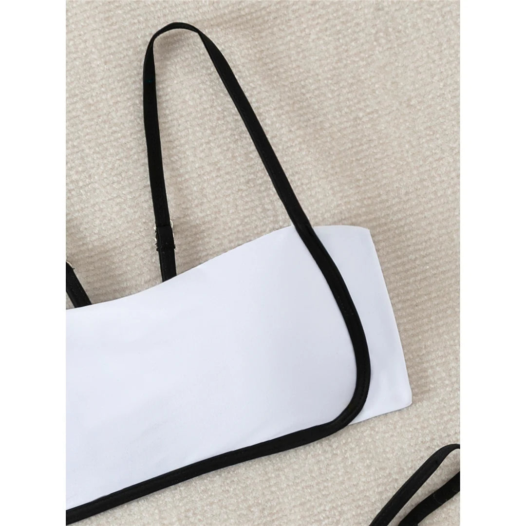 Wunderschön geteiltes, gepolstertes Bikini-Set für Frauen mit schickem geknotetem Detail. Kombiniert Komfort und Mode für stilvolle Pool Lounging. Kommt mit Wire Free Unterstützung, niedrige Taille Design, und passt genau auf Größe. Erhältlich in Schwarz, Grün, Weiß und Kaffee.