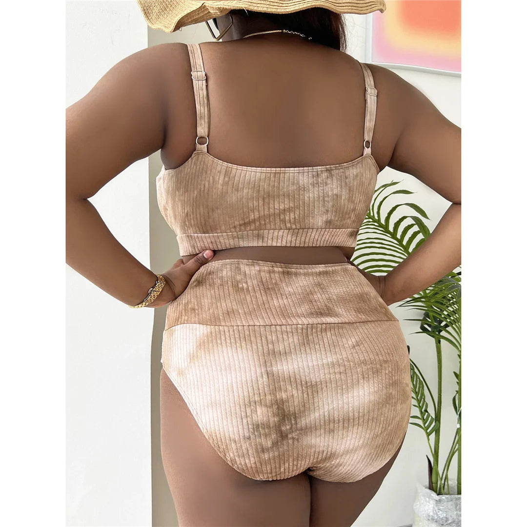 Kurvenreiches Bikini-Set für Frauen, hoch taillierte Sommer-Bademode mit lebhaftem Muster, hergestellt aus dehnbarem Nylon und Elasthan, bietet drahtlose Unterstützung und Polsterung, passt genau auf die Größe. Erhältlich in verschiedenen Farben wie Schwarz, Kaffee, Grün.