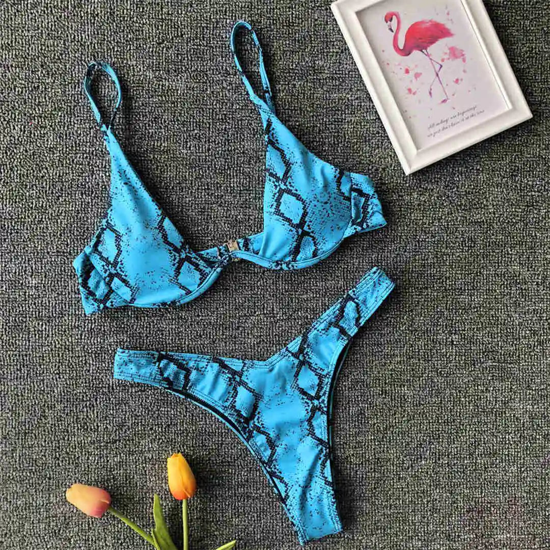 Ensemble bikini à armatures avec barre en V pour le maintien et le style, Tailles S - XL, Maillot de bain deux pièces sophistiqué, Matière Nylon, Polyester, Spandex, Patchwork, Motif uni, Maintien avec armatures, Taille basse, Taille réelle, Disponible en Vert imprimé serpent, Bleu, Noir, Gris, Orange imprimé serpent, Bleu imprimé serpent, Vert néon, Jaune imprimé serpent, Léopard, Rouge, Rouge vin, Rouge imprimé serpent, Blanc imprimé serpent, Vert, Rose imprimé serpent.