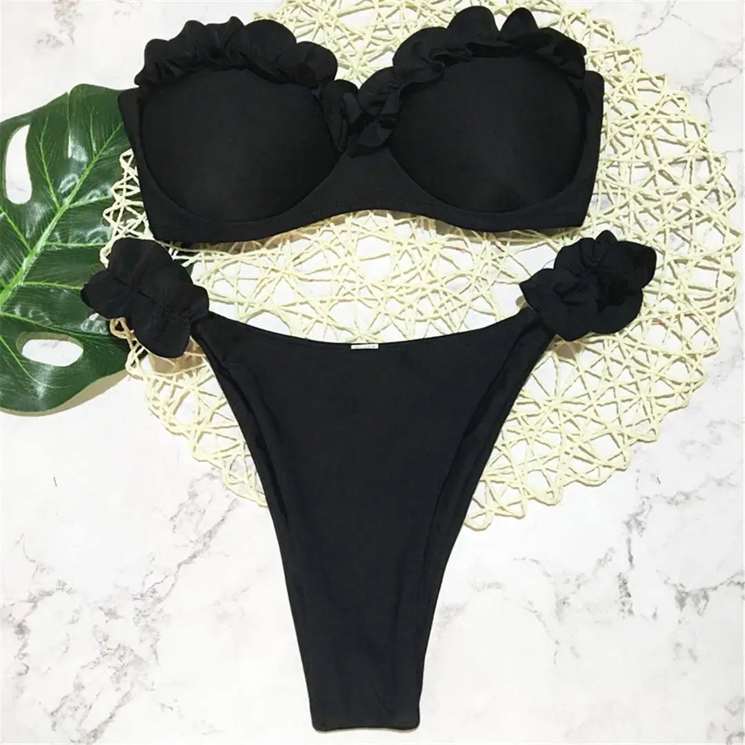 Bandeau Bikini Push Up Set, Maillot de bain à jambe haute, Accentué de volants, Fait de Nylon et Spandex, Solide et imprimé léopard, Support à armature, Design taille basse, Bikini pour femme, S'adapte à la taille, Ensemble de bikini avec coussinets, Disponible dans les Tailles Small, Medium, Large, Couleurs Disponibles : Rouge, Bleu Royal, Noir, Jaune, Blanc, Livraison gratuite.
