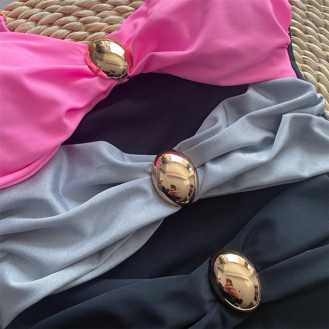 Maillot de bain une pièce avec jupe nouée, Monokini à texture froissée, Fait de Nylon et Spandex, Motif patchwork, Soutien sans fil, Taille réelle, Maillot de bain pour femme, Livré avec rembourrage, Disponible en Tailles Small, Medium, Large, et Extra Large, Couleurs Disponibles : Vert, Noir, Rose, Marron, Multicolore, Livraison gratuite.