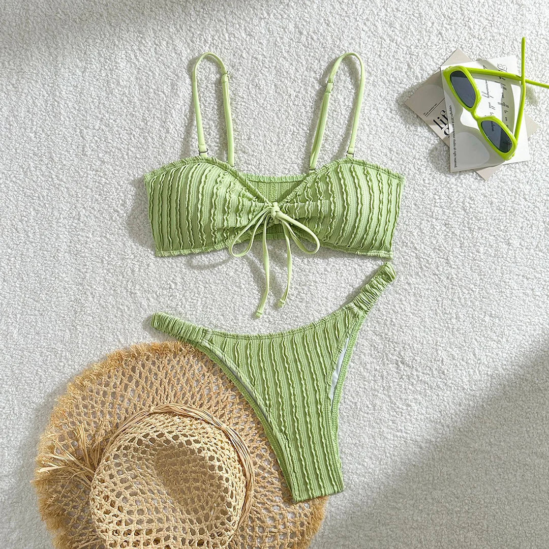 Ensemble de bikinis brésiliens froissés et noués