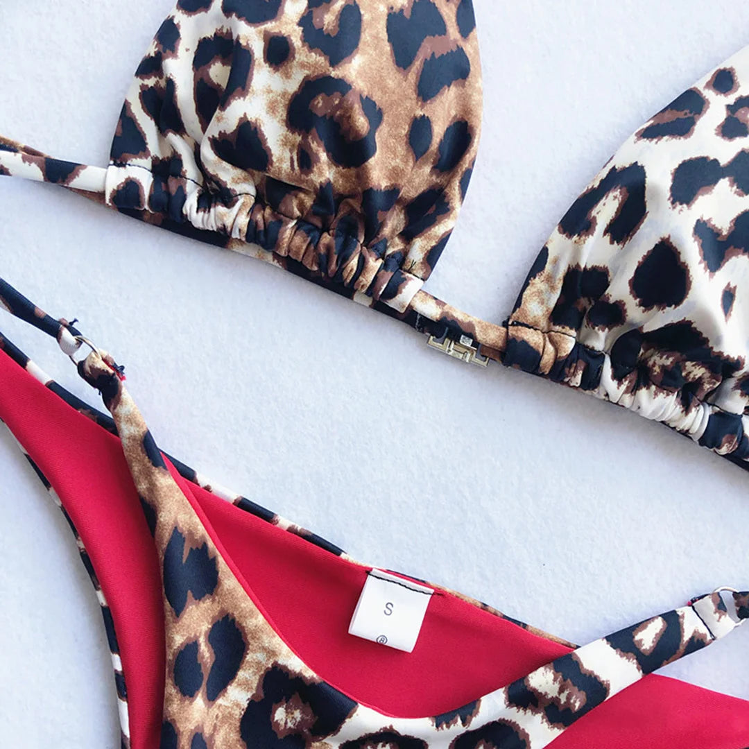 Ensemble bikini brésilien Fierce Leopard, maillot de bain deux pièces tendance pour femmes, fabriqué en nylon et spandex confortables, imprimé léopard audacieux et coupe brésilienne effrontée, modèle rembourré sans armature qui s'adapte à la taille, look de plage inoubliable en imprimé léopard, disponible en petites, moyennes et grandes tailles, nouveau et en stock avec livraison gratuite.
