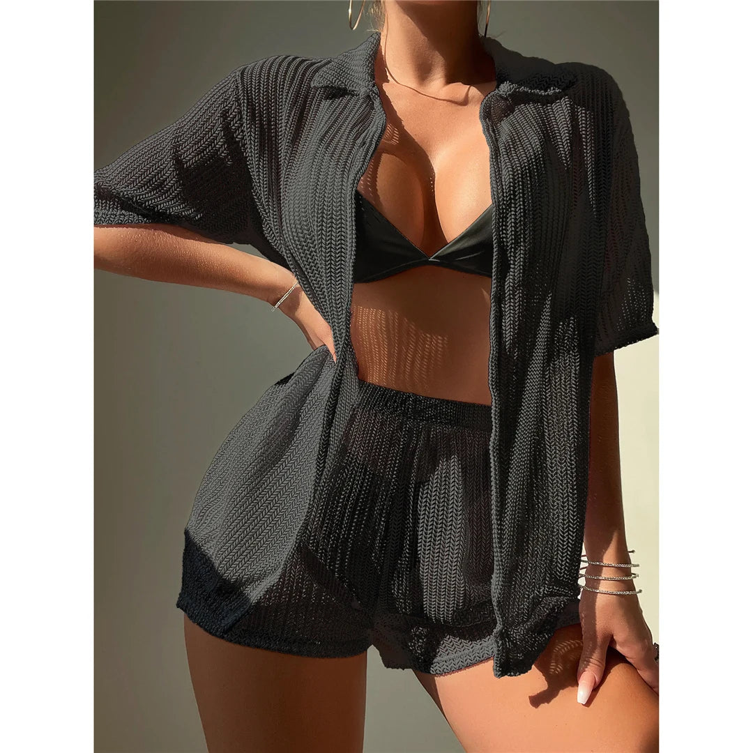 Charmante tunique à manches courtes en crochet pour femmes, couvre-chef aéré en tricot pour la plage, s'adapte à la taille, tailles S à XL disponibles, matériau : Nylon, polyester, coton, motif uni, idéal pour les promenades en bord de mer et les tenues décontractées, disponible en noir, beige et blanc.