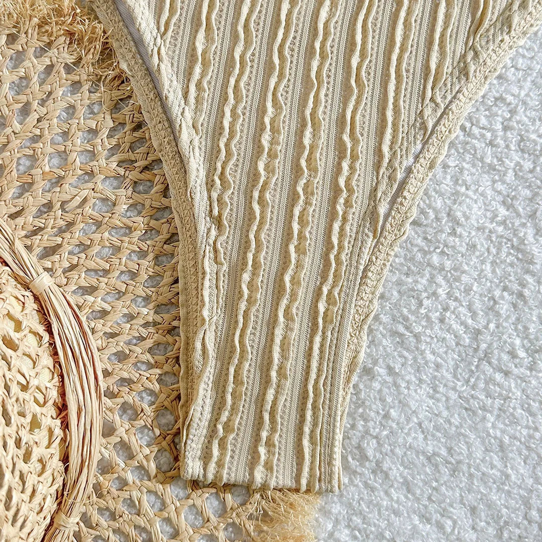 Ensemble de bikinis brésiliens froissés et noués