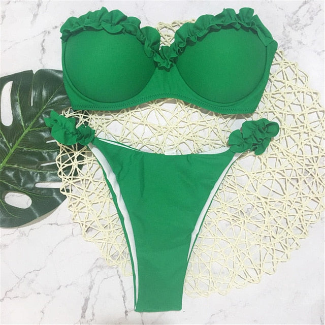 Bikini bandeau à jambes hautes