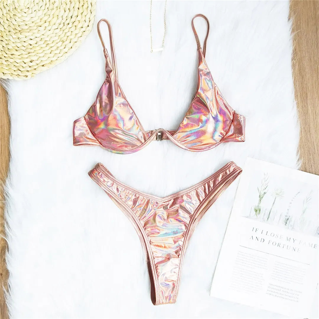 Set bikini con ferretto e design con barra a V per sostegno e stile, Taglie S - XL, Costume da bagno sofisticato in due pezzi, Materiale Nylon, Poliestere, Spandex, Patchwork, Fantasia a tinta unita, Sostegno con ferretto, Vita bassa, Vestibilità regolare, Disponibile in Verde serpente stampato, Blu, Nero, Grigio, Arancione serpente stampato, Blu serpente stampato, Verde neon, Giallo serpente stampato, Leopardo, Rosso, Rosso vino, Rosso serpente stampato, Bianco serpente stampato, Verde, Rosa serpente stampato