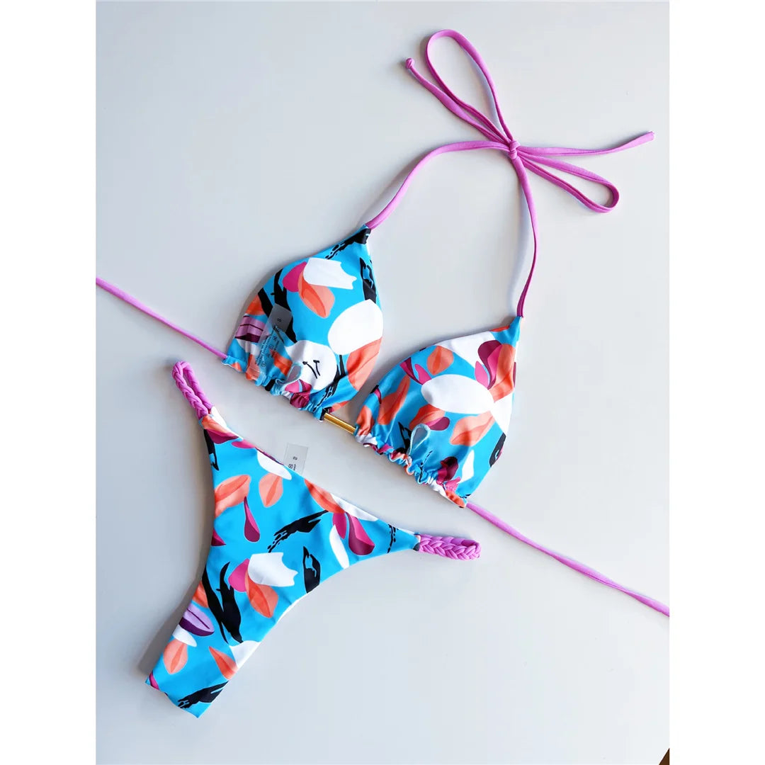 Set bikini Halter con stampa leopardata alla moda, costume da bagno a due pezzi con dettaglio del sedere arricciato, realizzato in comodo nylon e spandex, motivo leopardato stampato, senza fili con design a vita bassa, vestibilità fedele alla taglia, con imbottitura per un maggiore comfort, disponibile in leopardo blu, colorato, stampato in blu, leopardo arancione e leopardo rosa, ideale per donne e adulti, disponibile in magazzino con spedizione gratuita, in condizioni pari al nuovo.