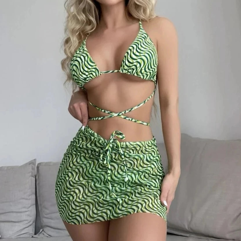 Bikini avvolgente con gonna e fascia per capelli