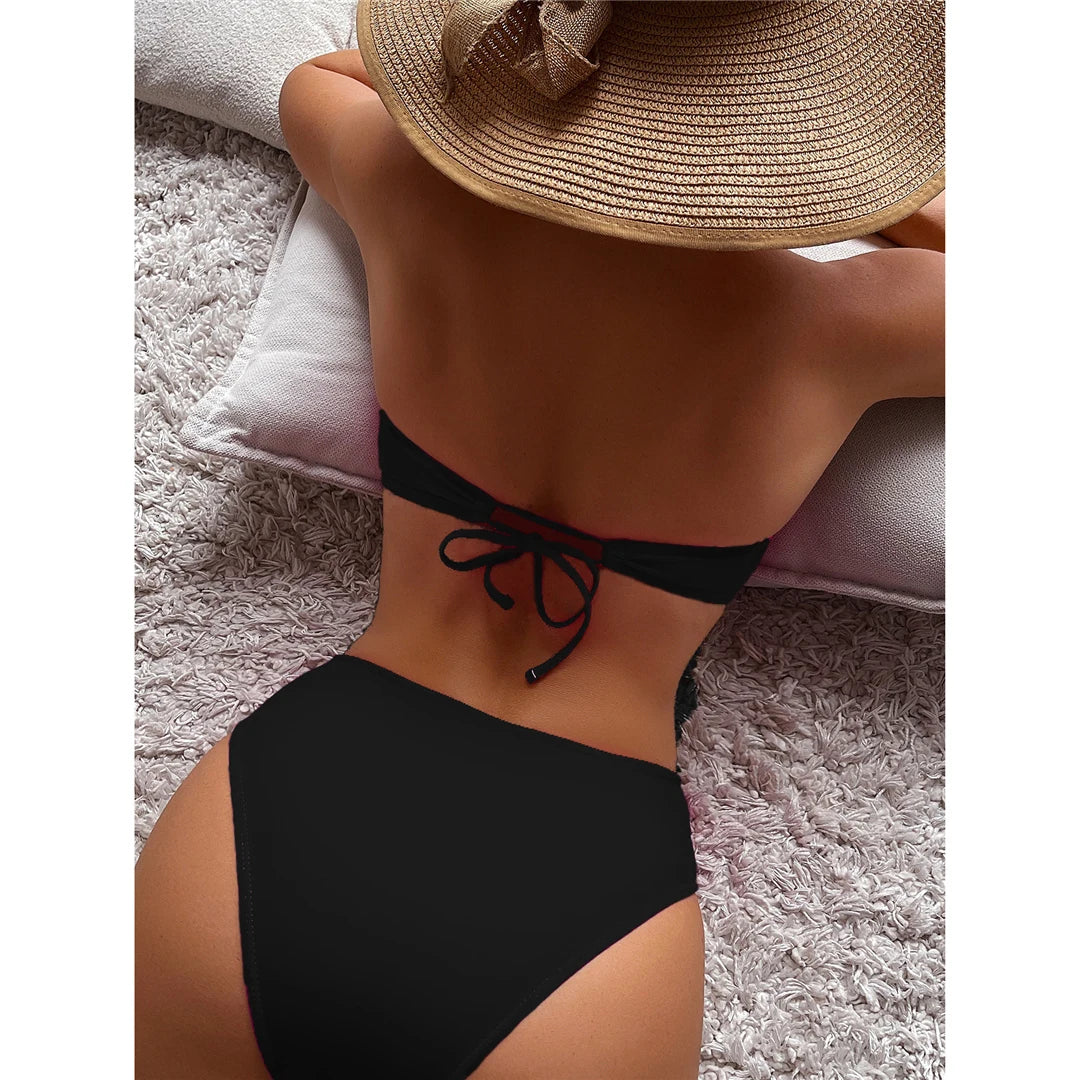 Seducente set bikini a fascia con taglio a gamba alta, caratterizzato da un intramontabile stile a vita alta per una silhouette slanciata. Realizzato in nylon e spandex, con supporto senza fili. Disponibile nelle taglie da donna S, M, L, corrisponde alla taglia. Disponibile nei colori blu scuro, nero, rosa caldo e multicolore. Ideale per donne di età compresa tra i 18 e i 35 anni e per adulti. Disponibile in stock, in condizioni nuove e con spedizione gratuita.