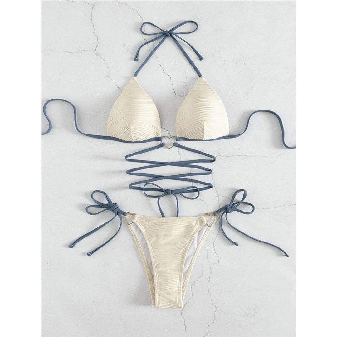 Elegante set di bikini da donna avvolgente e sgualcito, realizzato in nylon e spandex, supporto senza fili, motivo a tinta unita, fedele alla taglia, design a due pezzi, disponibile nelle taglie S, M e L, sensazione di texture contemporanea, perfetto per le attività in spiaggia e il relax in piscina, disponibile nei colori nero, bianco, rosso arancio, multicolore, rosa, giallo chiaro e verde chiaro