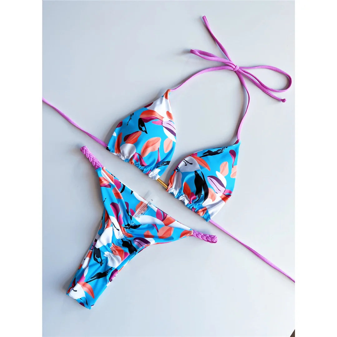 Set bikini Halter con stampa leopardata alla moda, costume da bagno a due pezzi con dettaglio del sedere arricciato, realizzato in comodo nylon e spandex, motivo leopardato stampato, senza fili con design a vita bassa, vestibilità fedele alla taglia, con imbottitura per un maggiore comfort, disponibile in leopardo blu, colorato, stampato in blu, leopardo arancione e leopardo rosa, ideale per donne e adulti, disponibile in magazzino con spedizione gratuita, in condizioni pari al nuovo.