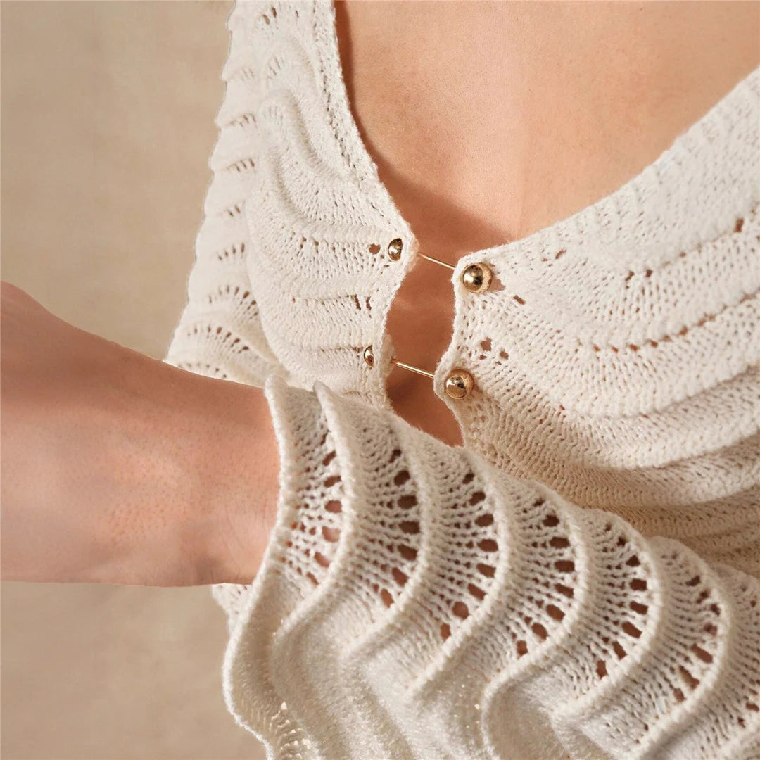 Long sleeve backless crochet knitted tunic with wrinkled pattern in solid colors for a chic beach cover-up.