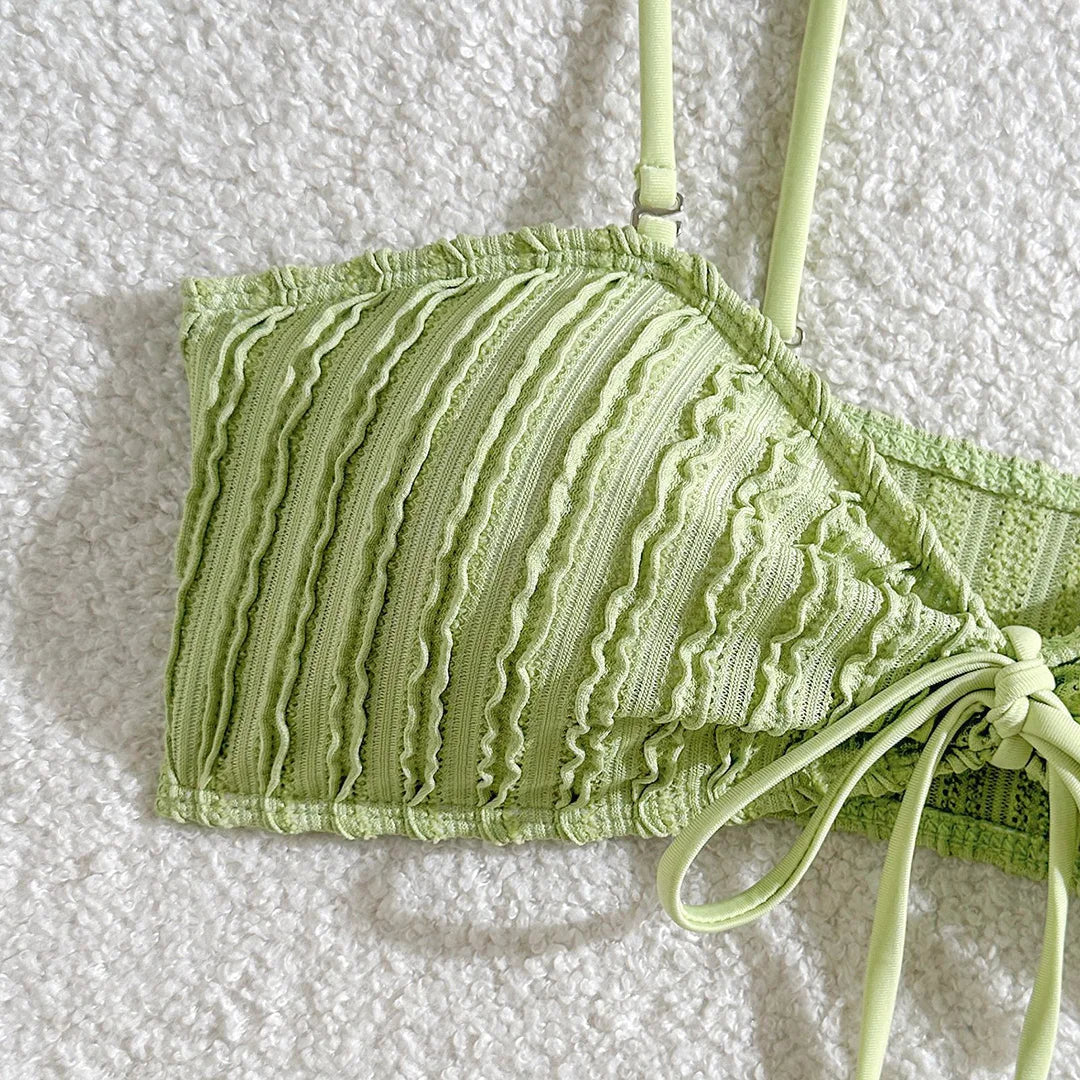 Set bikini brasiliano con nodi increspati
