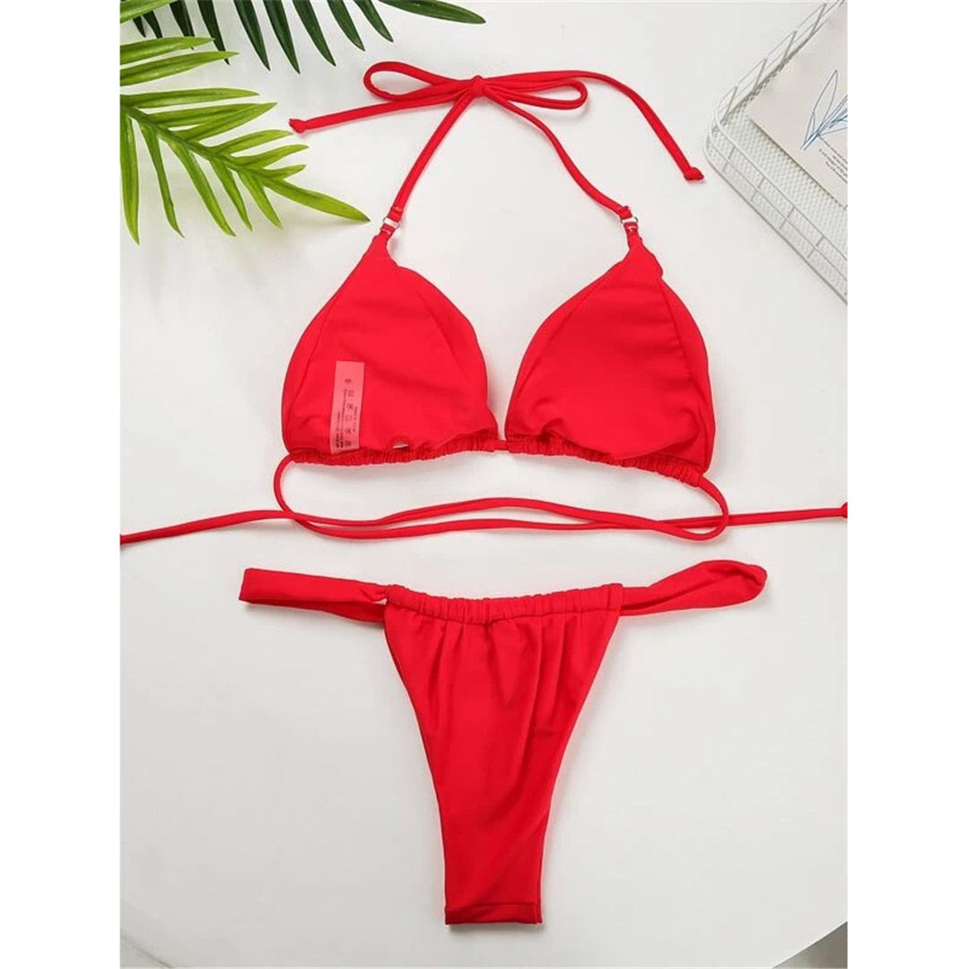 Bikini a perizoma con taglio alto e stropicciato