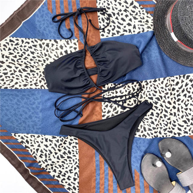 Bikini avvolgente con allacciatura a mezzaluna