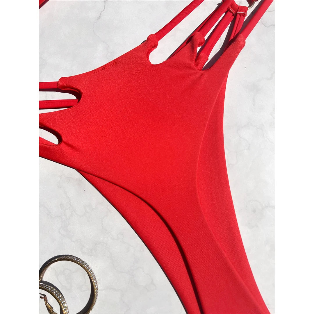 Bandeau Bikini, Metal Ring Accents, Wrinkled Texture, Two Piece Swimsuit, High Cut Design, Polyester, Spandex, Solid Color, Wire Free, Low Waist, Women's Swimwear, Trendy Elegant Look, Red.